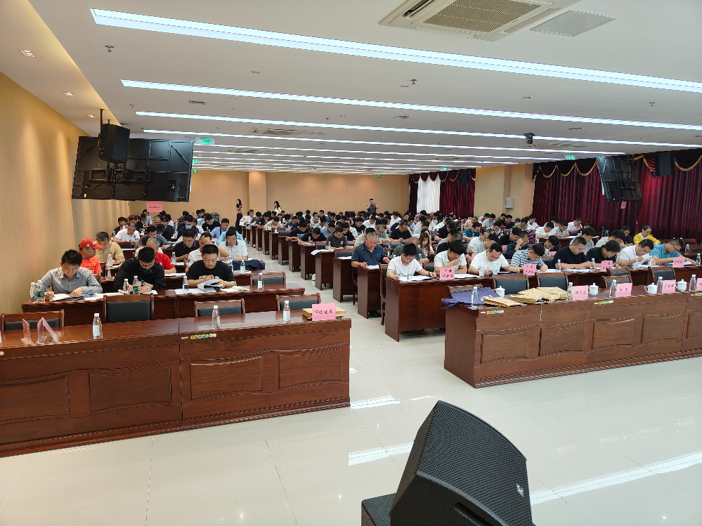 市住房城鄉(xiāng)建設(shè)局開展房屋市政工程安全生產(chǎn)治本攻堅推進暨安全專題培訓會議